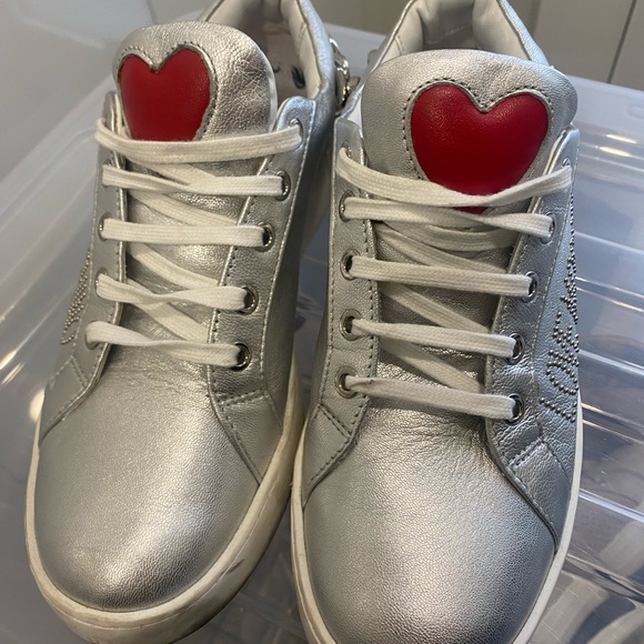 Moschino sneakers, gently used - Picture 5 of 5